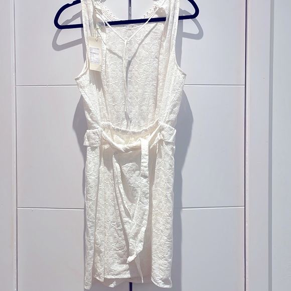 Shoshanna | Medium Cover-Up | Elegant & Versatile - Picture 5 of 7